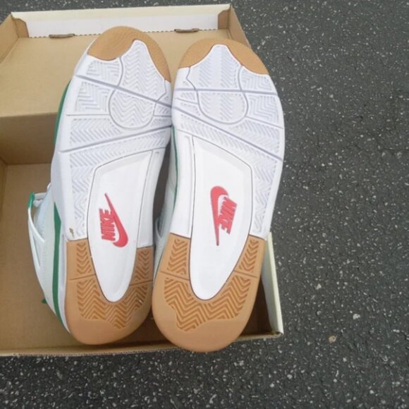 Air Jordan 4 SB Retro, 'Pine Green' - Picture 3 of 3